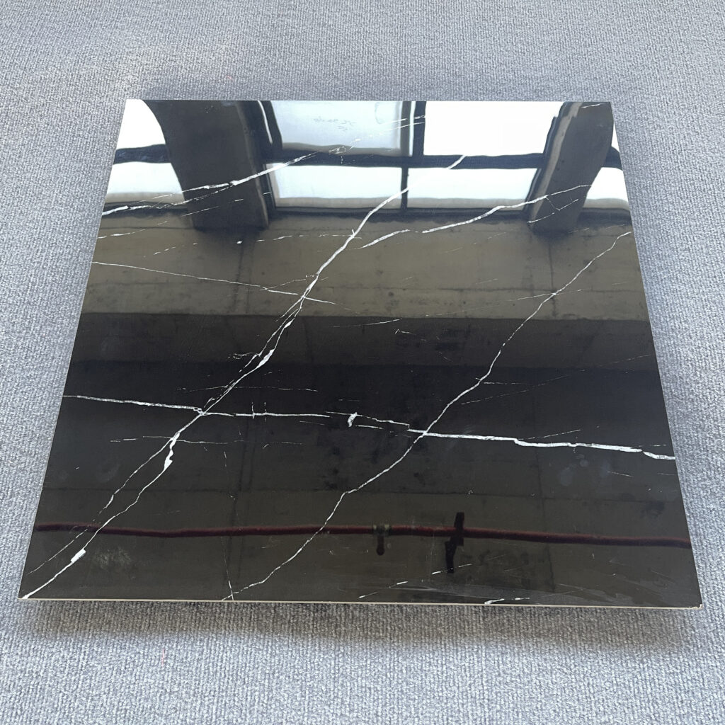 Mount Tongariro Black Gloss – D611